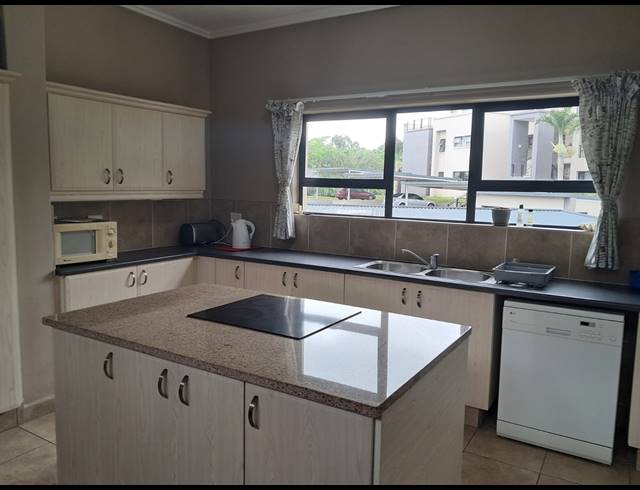 3 BEDROOM APARTMENT FOR SALE IN PALM LAKES ESTATE